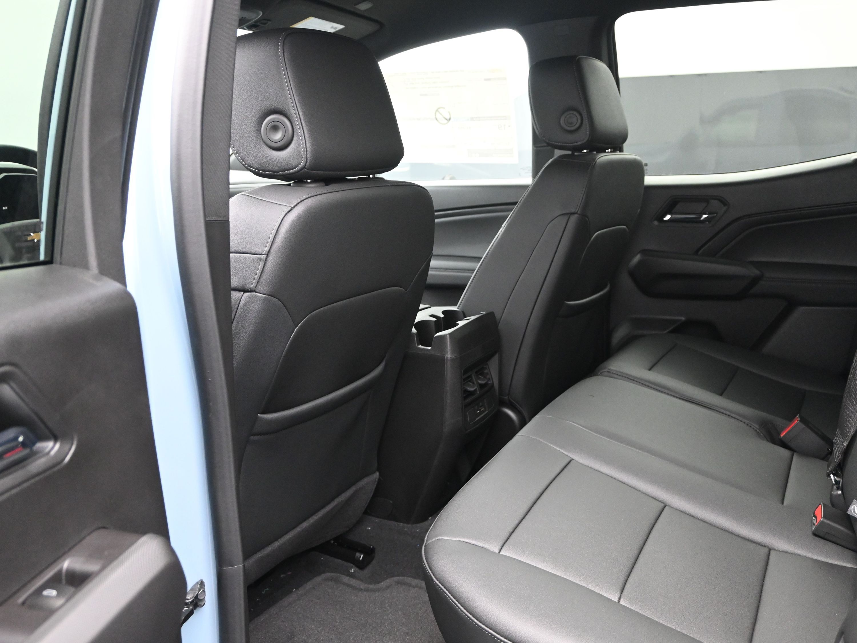 2025 Chevrolet Colorado Work Truck LT photo 9