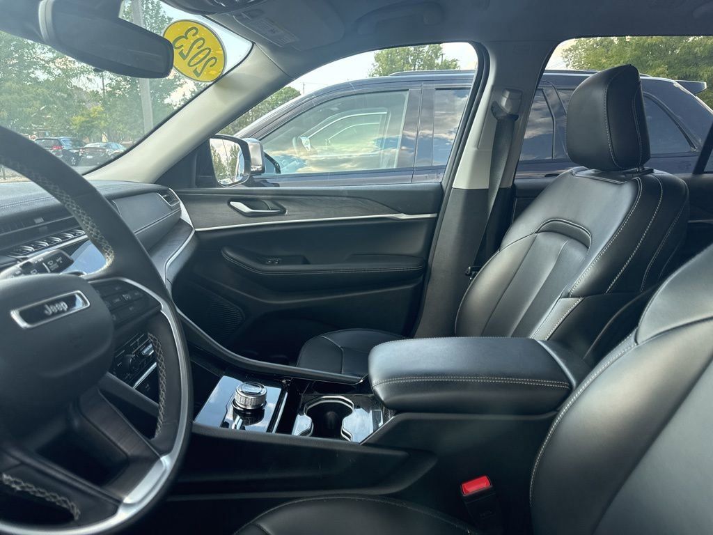 2023 Jeep Grand Cherokee Limited photo 5