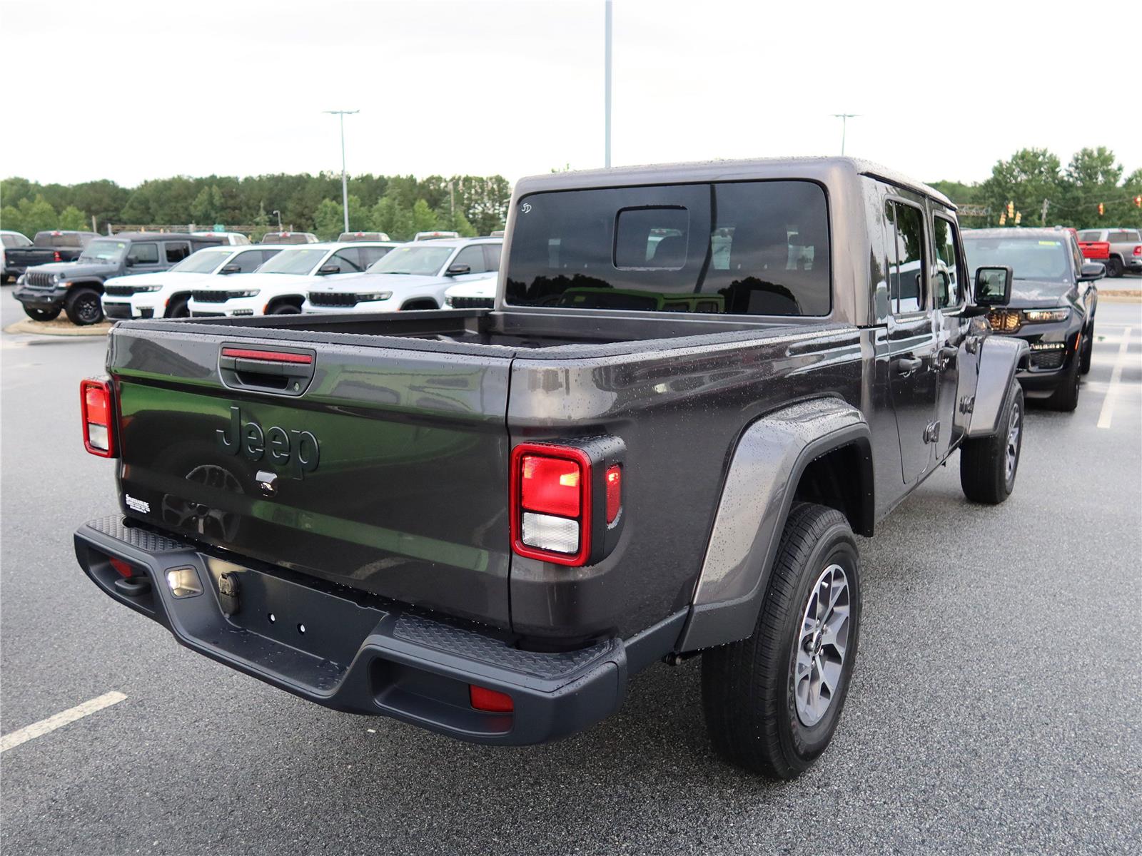 2025 Jeep Gladiator Sport S photo 4