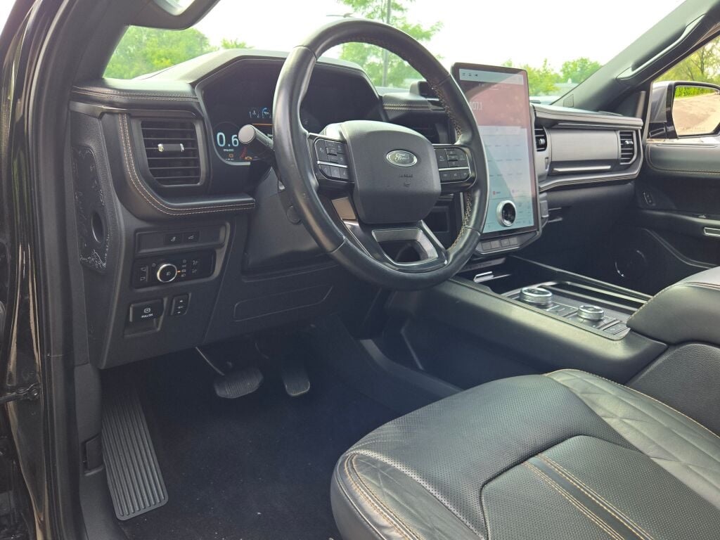 2023 Ford Expedition Platinum photo 25