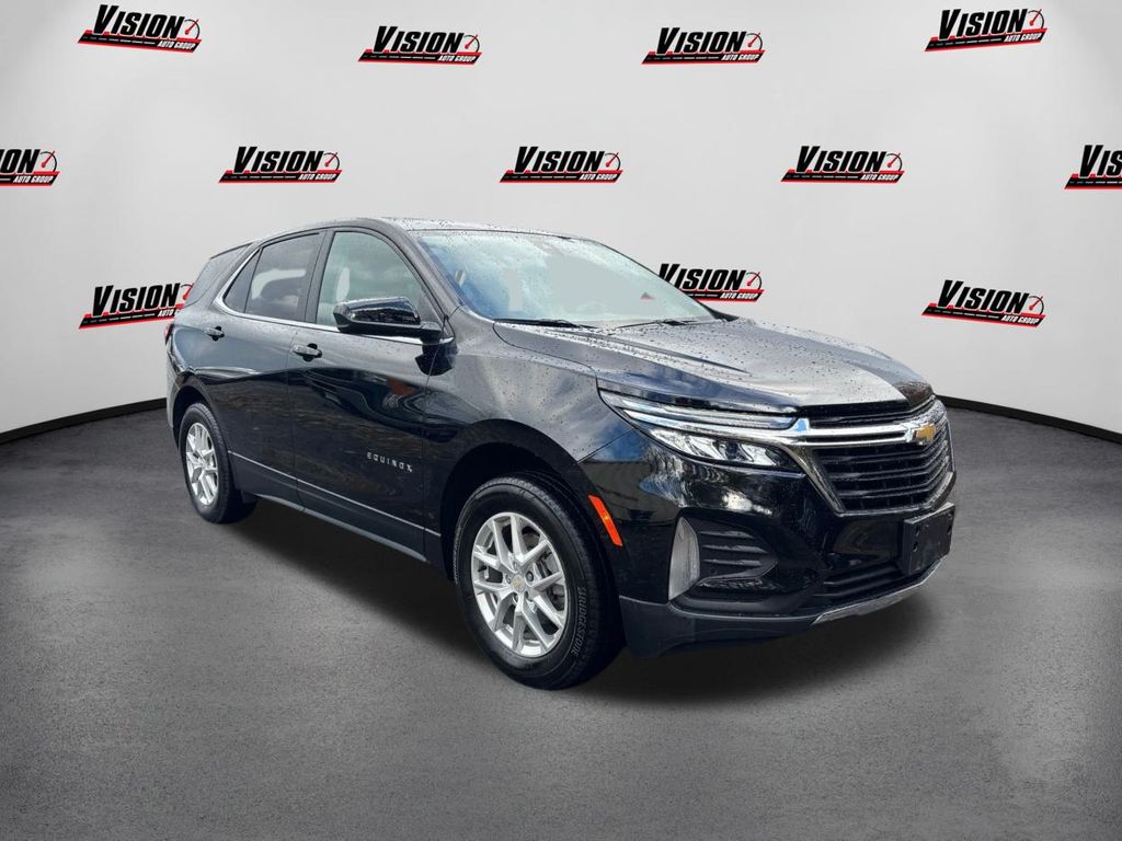2023 Chevrolet Equinox LT photo 3