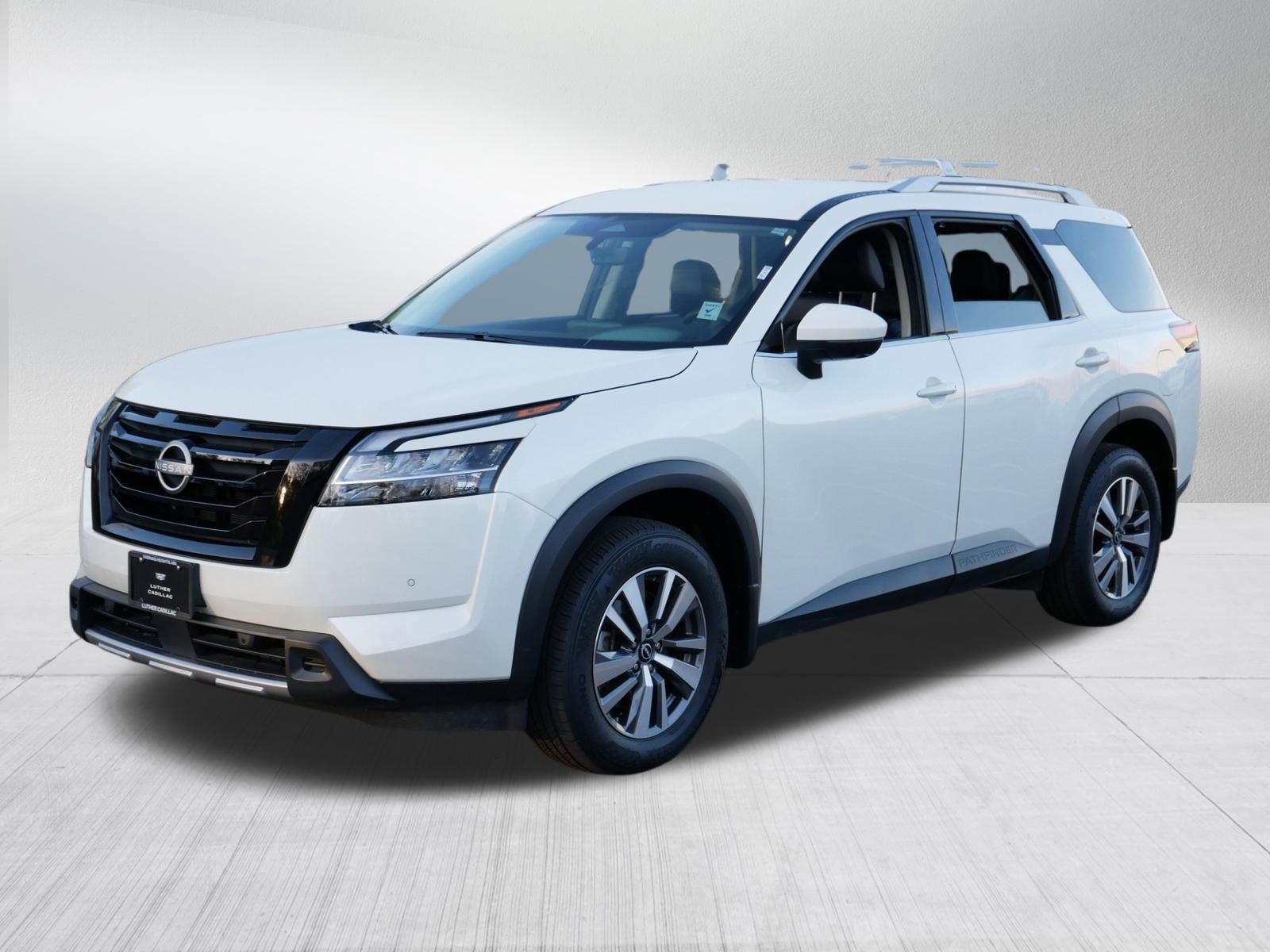 2024 Nissan Pathfinder SL photo 3