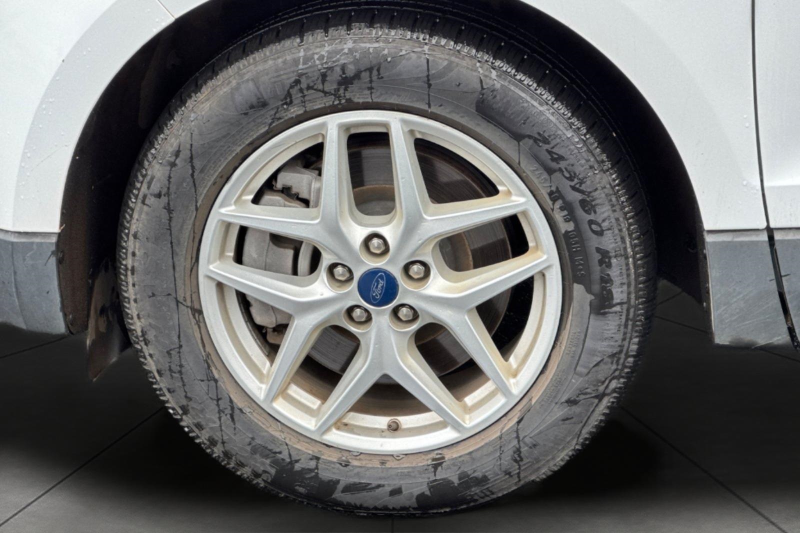 2022 Ford Edge SEL photo 11