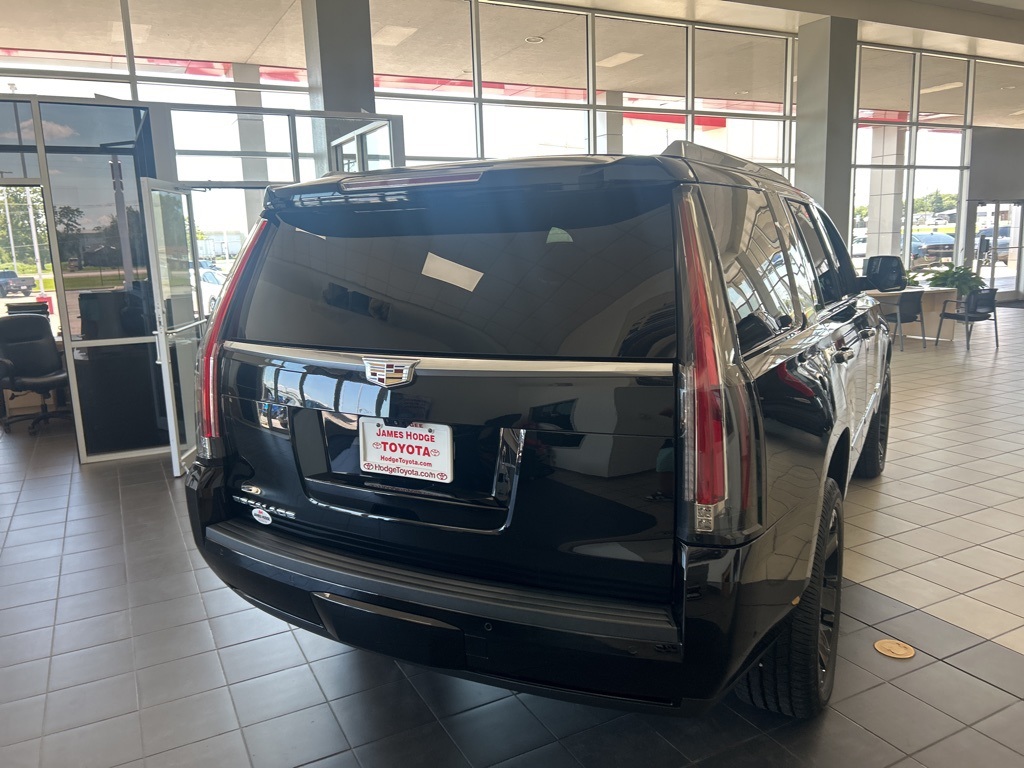 2020 Cadillac Escalade Premium Luxury photo 2