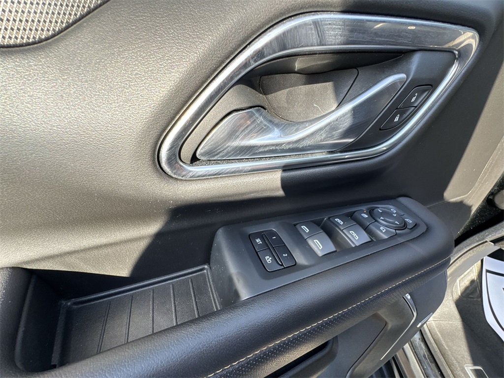 2021 Gmc Yukon AT4 photo 13