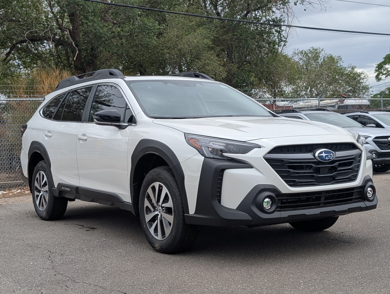 New 2025 Crystal White Pearl Subaru Premium image 1