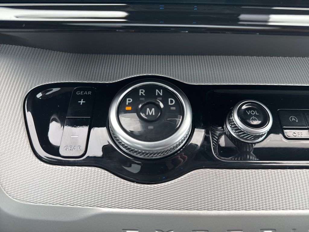 2025 Ford Expedition photo 33