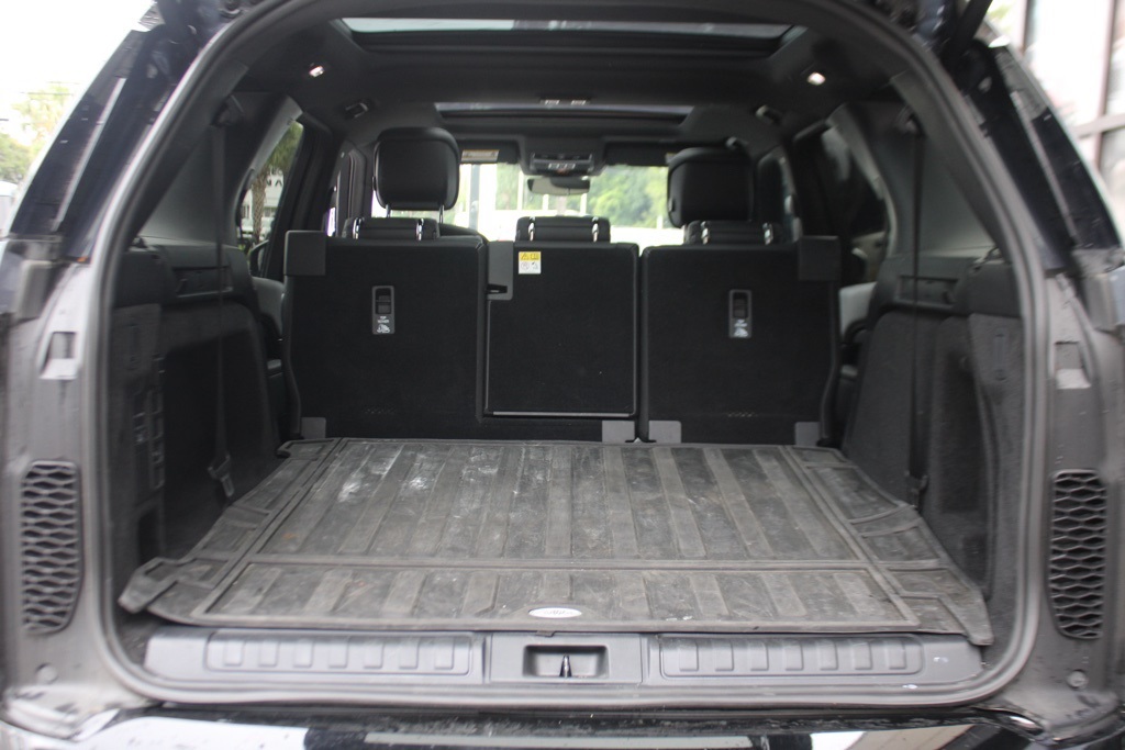 2024 Land Rover Discovery P360 Dynamic SE photo 26