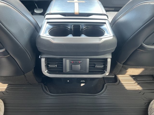 2022 Ford F-150 Platinum photo 13