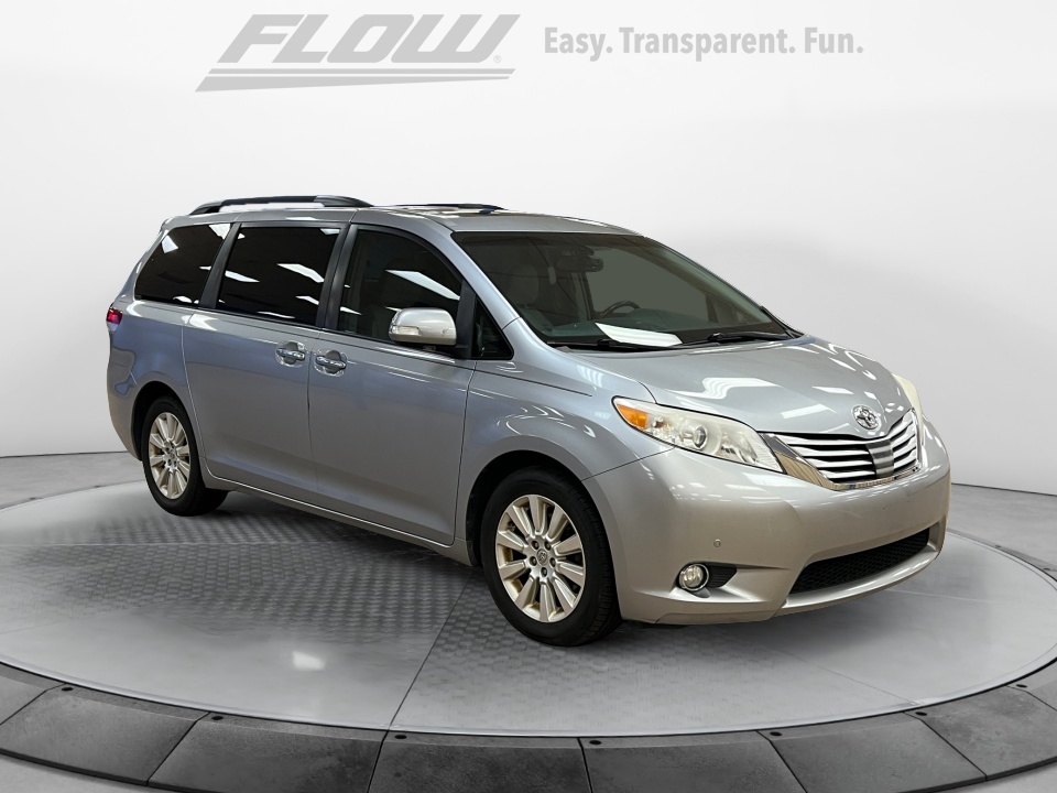 2014 Toyota Sienna Limited's photo