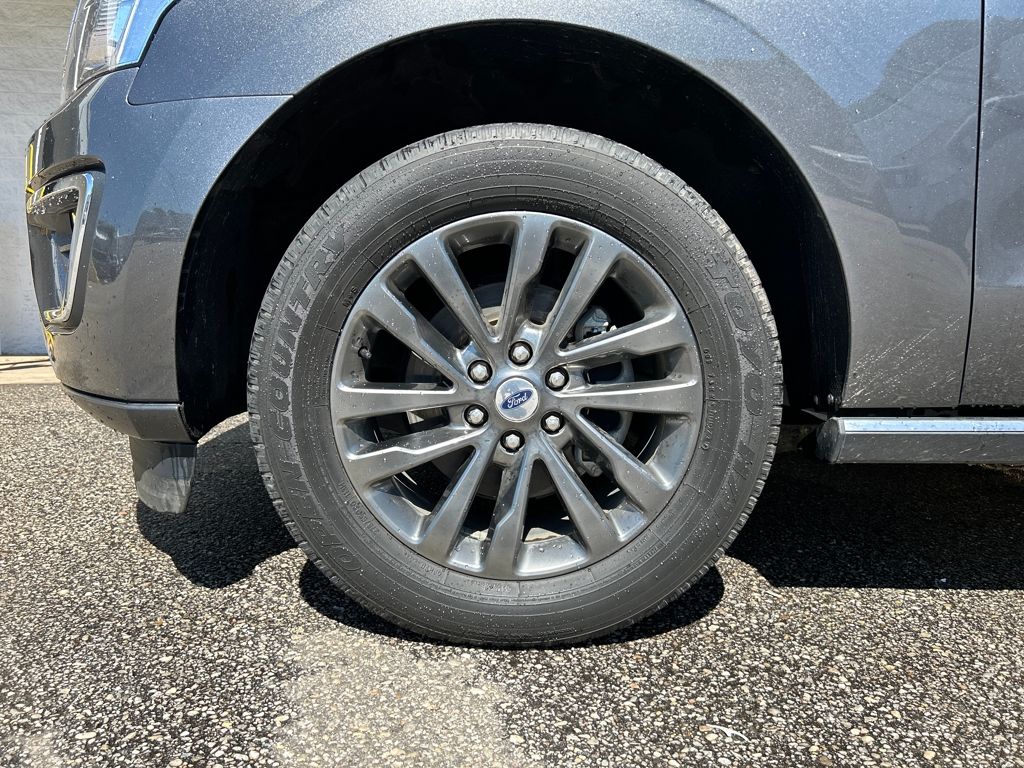 2021 Ford Expedition Limited photo 4
