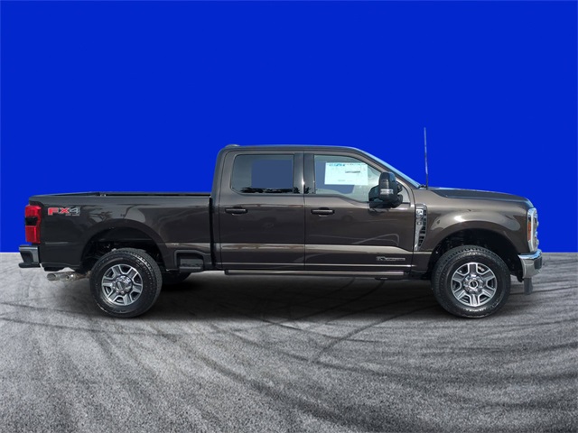 2025 Ford F-350 Lariat photo 2