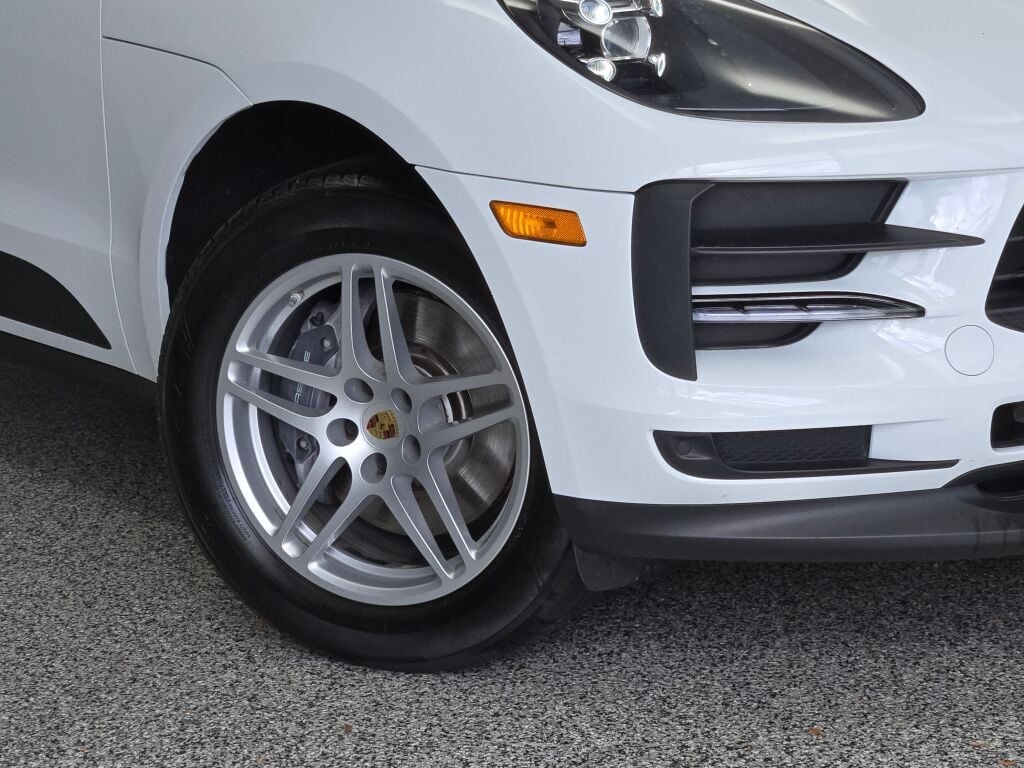 2021 Porsche Macan Base photo 3