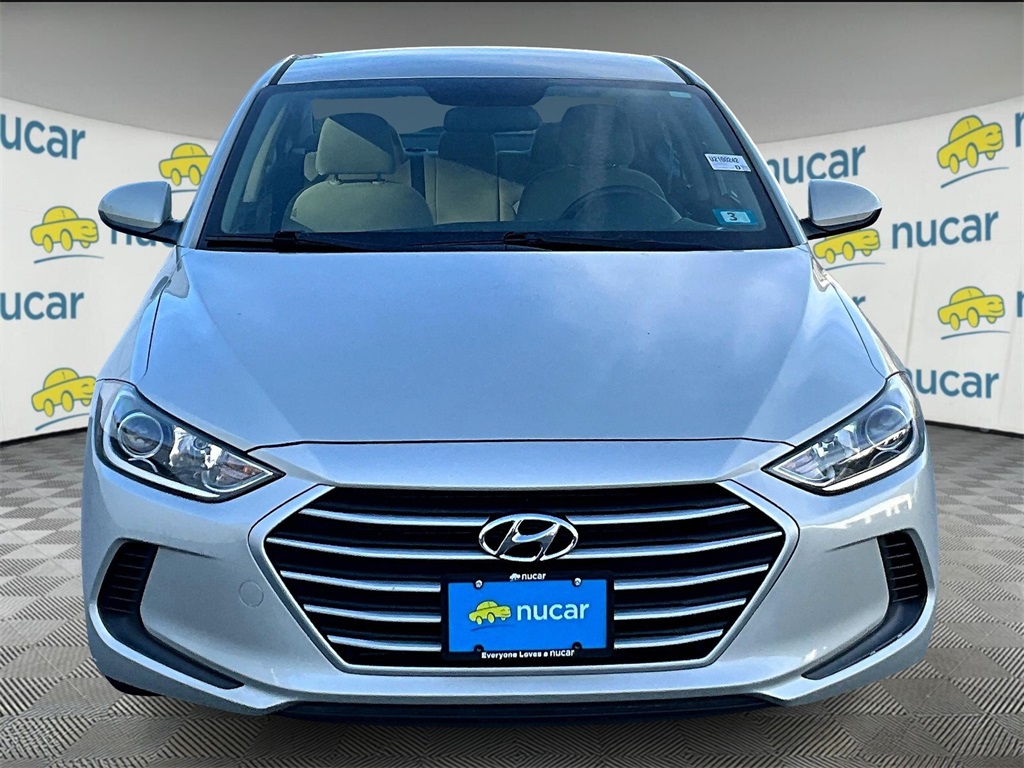 2017 Hyundai Elantra SE photo 2