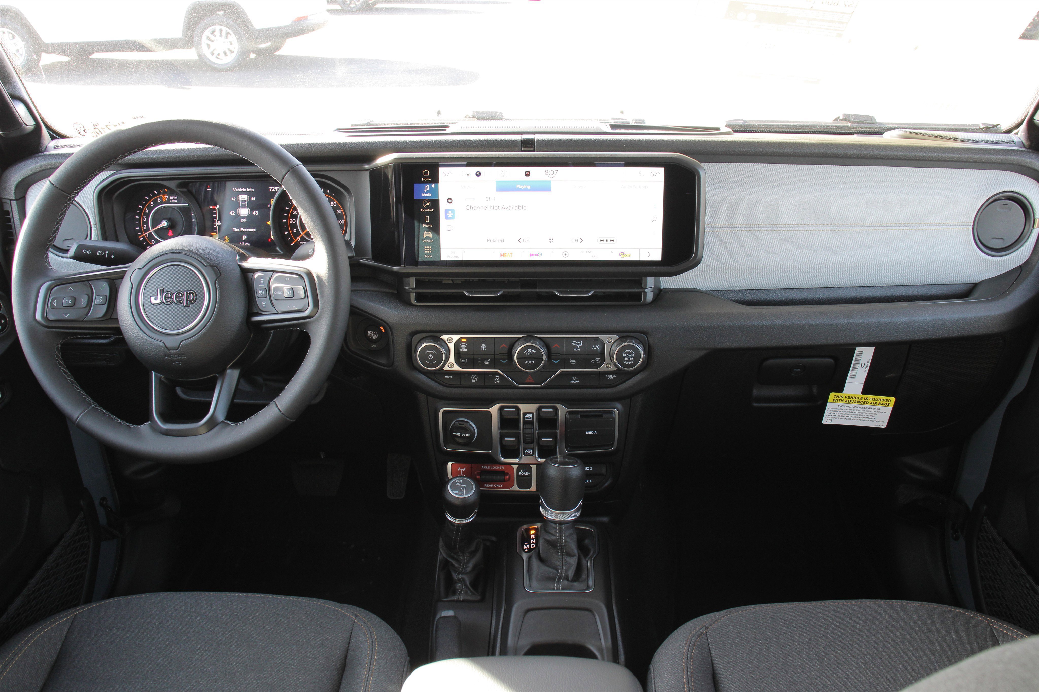 2026 Jeep Gladiator Willys photo 2