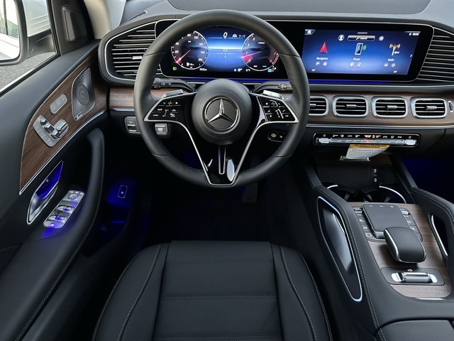2026 Mercedes Benz GLS 450 4MATIC photo 12