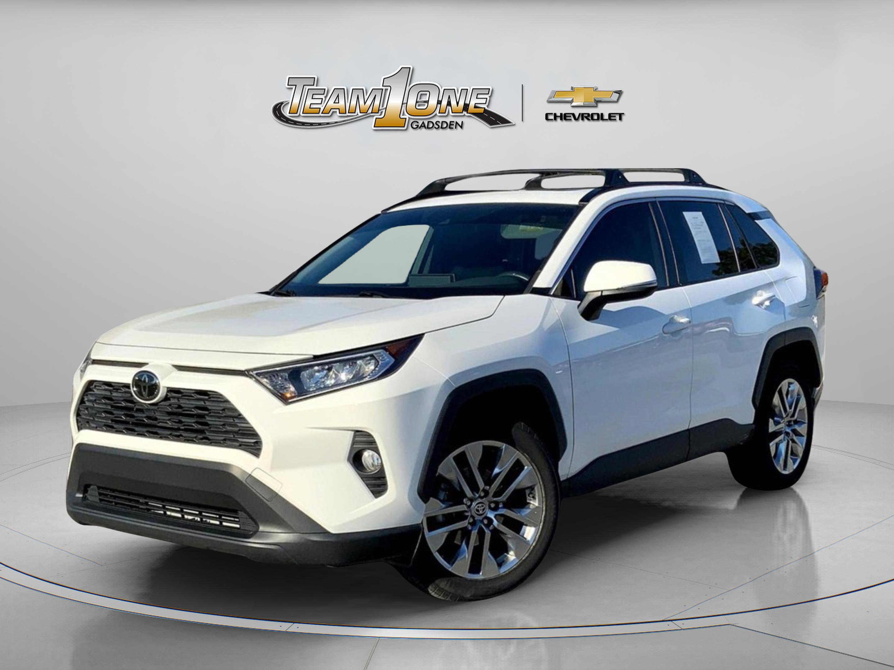 2020 Toyota RAV4 XLE Premium photo 2