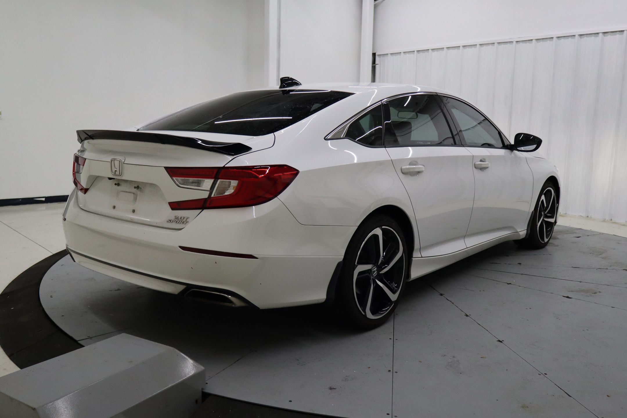 2022 Honda Accord Sport 2.0T photo 2