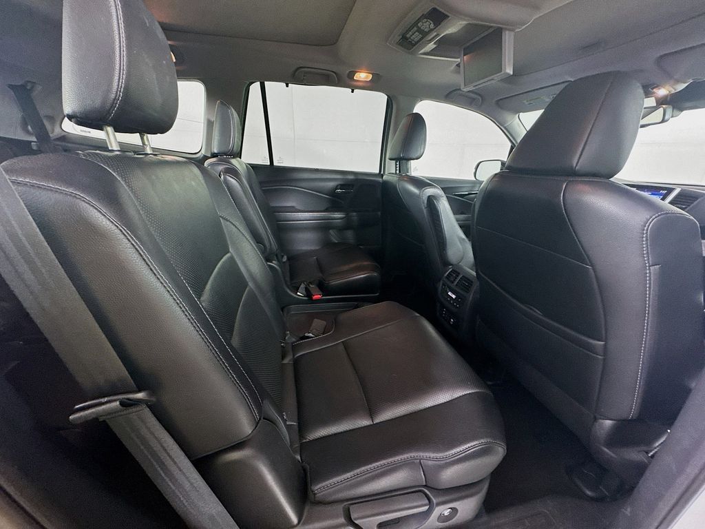 2016 Honda Pilot Elite photo 31