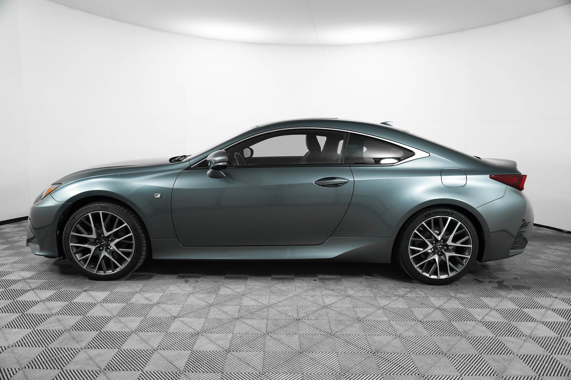 2017 Lexus RC 300 AWD photo 4