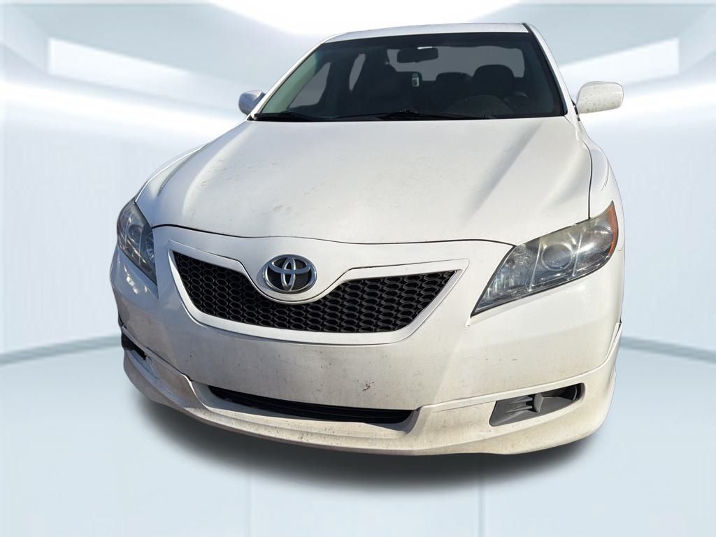 2009 Toyota Camry SE photo 2