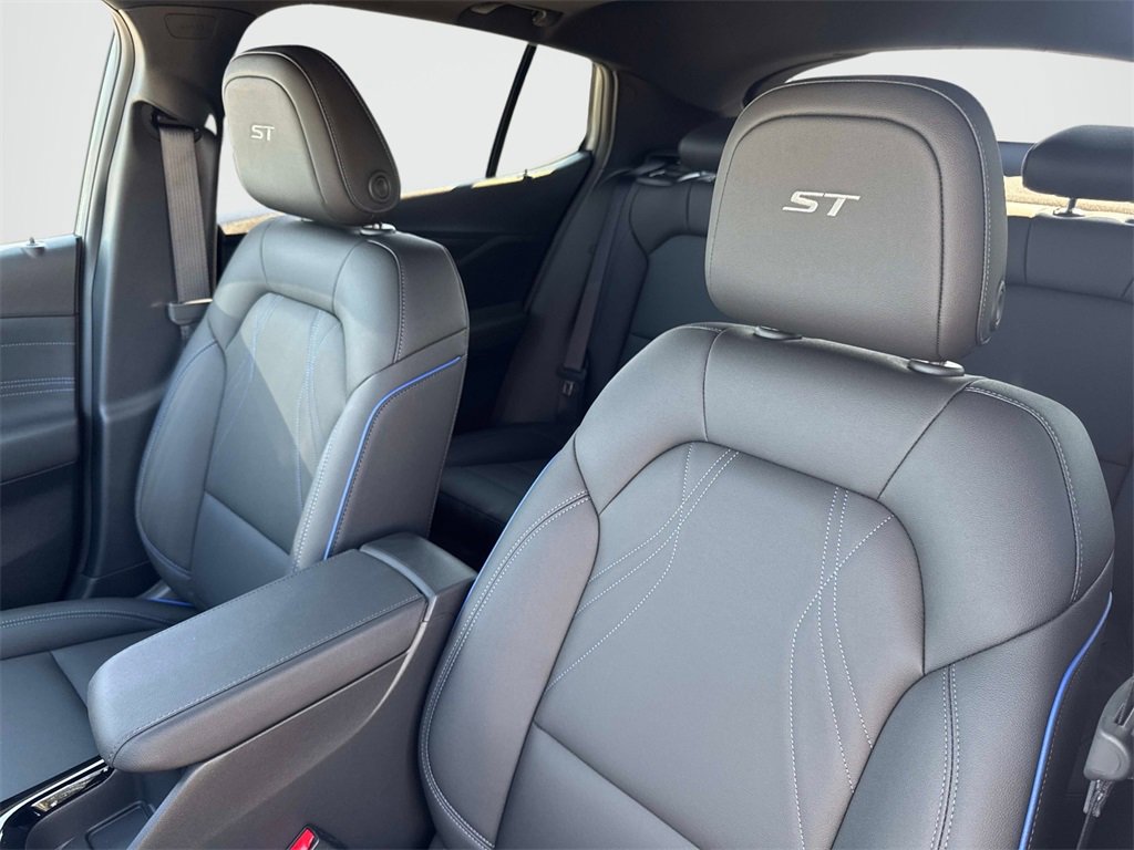 2025 Buick Envista ST photo 13