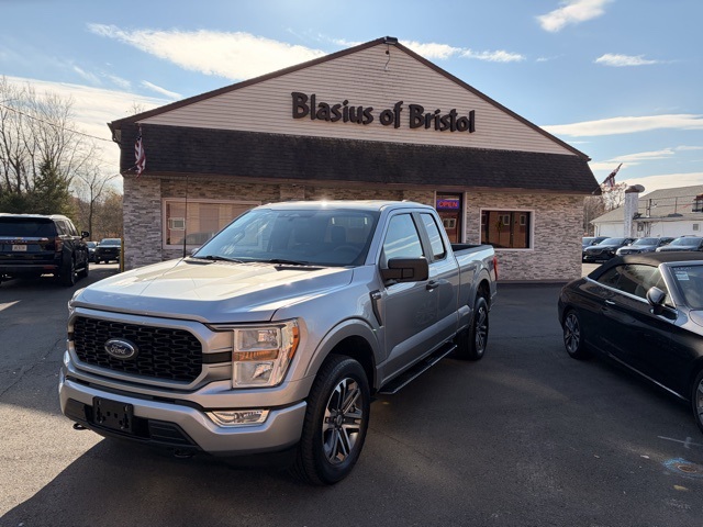 2022 Ford F-150 XL's photo