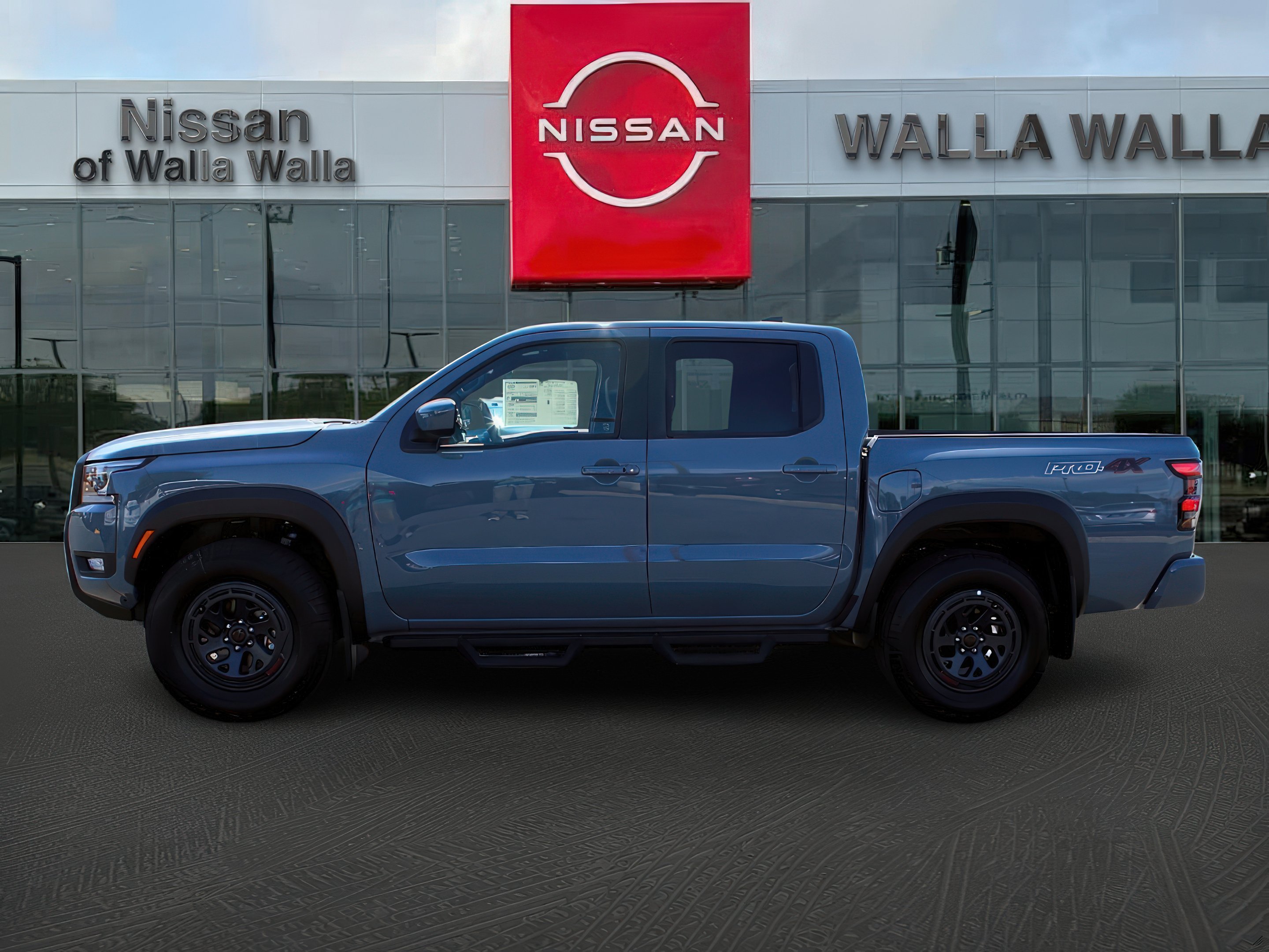 2025 Nissan Frontier PRO-4X photo 4