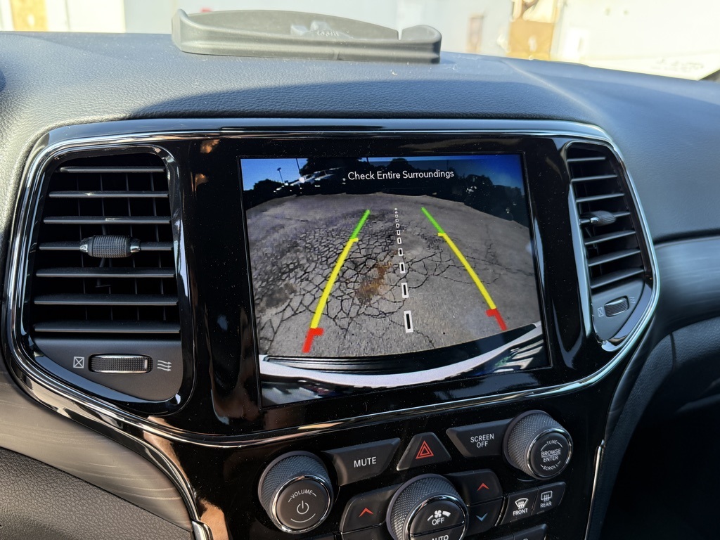 2021 Jeep Grand Cherokee Laredo X photo 20
