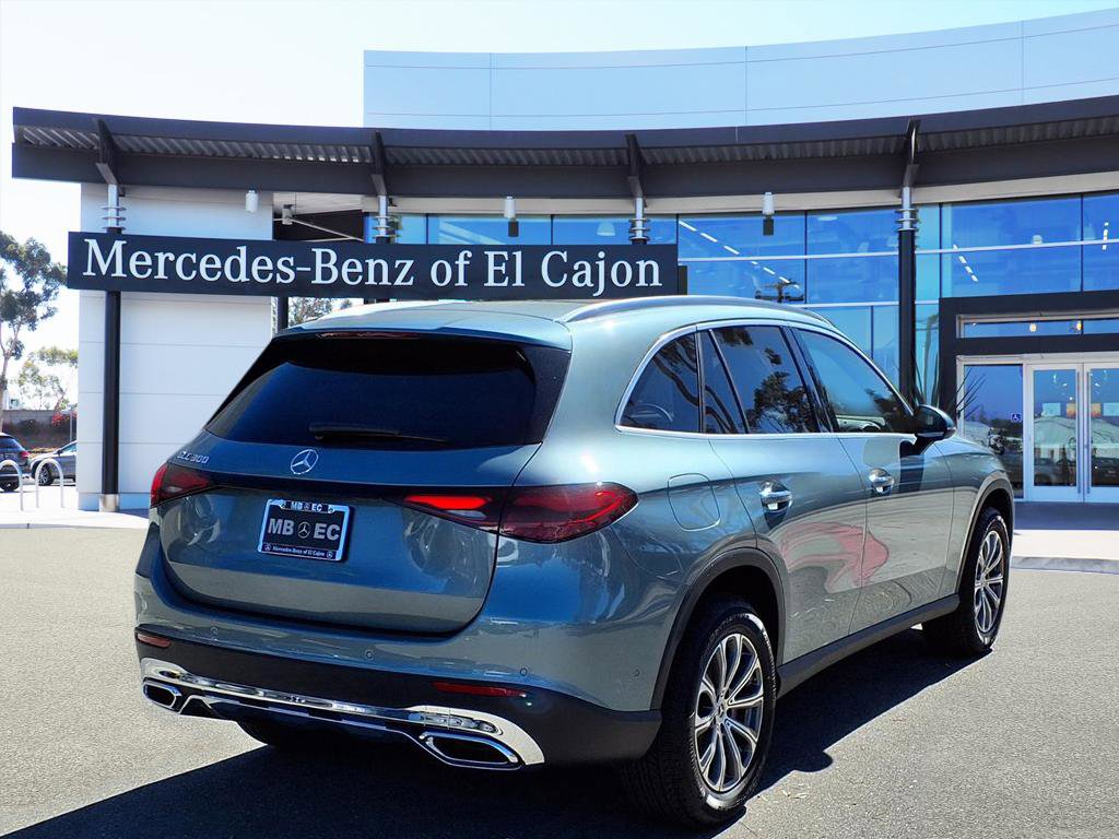 2026 Mercedes Benz GLC 300 photo 3