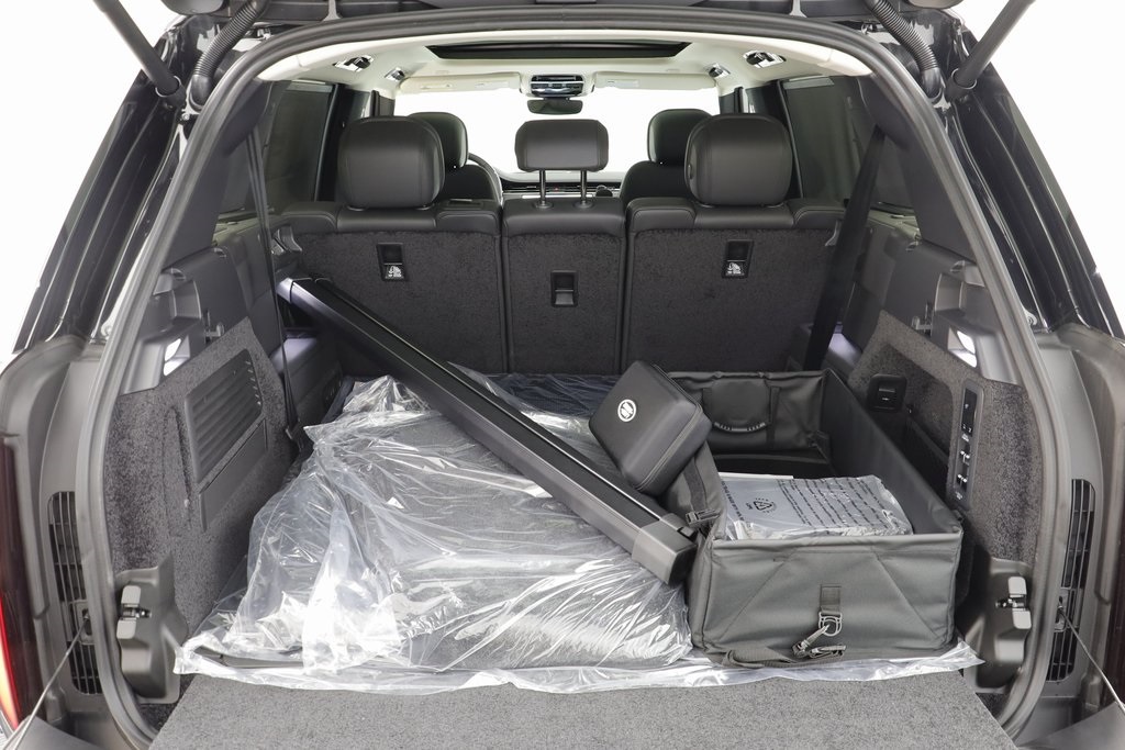 2025 Land Rover Range Rover SE photo 15