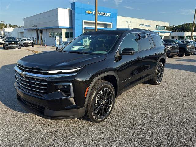 2026 Chevrolet Traverse photo 2