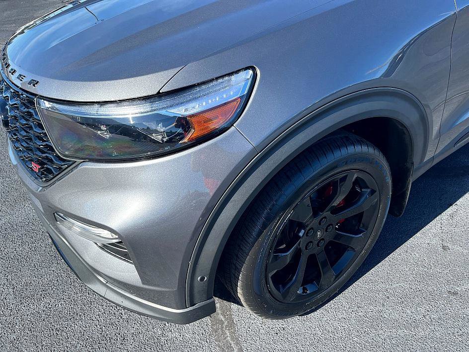 2021 Ford Explorer ST photo 9