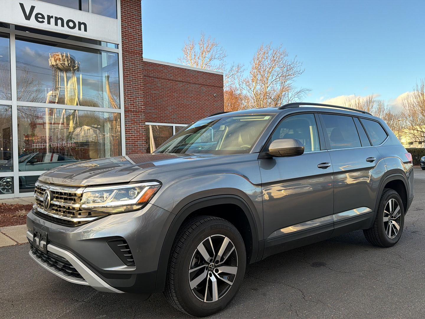 2023 Volkswagen Atlas SE's photo