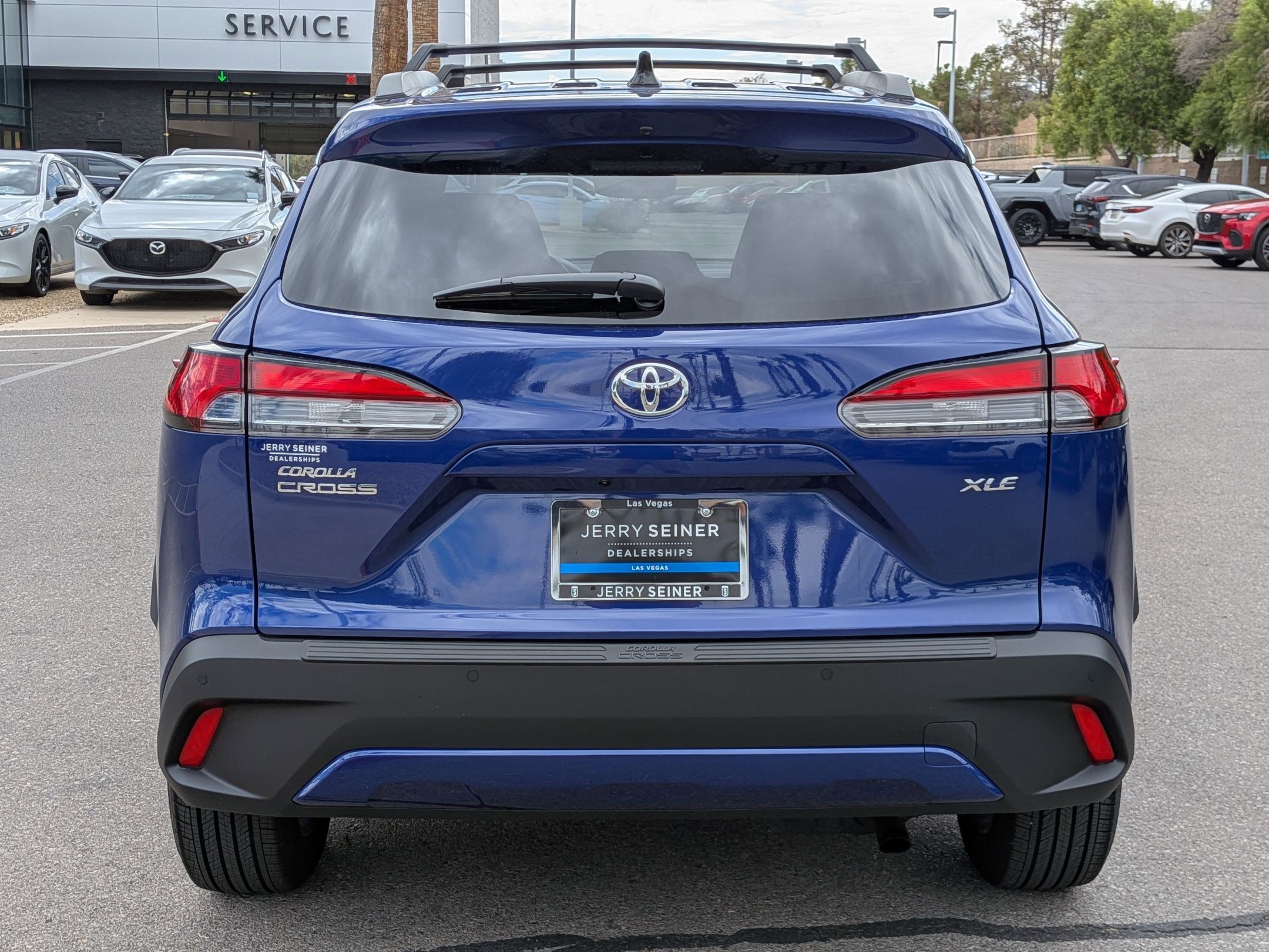 2025 Toyota Corolla Cross XLE photo 4