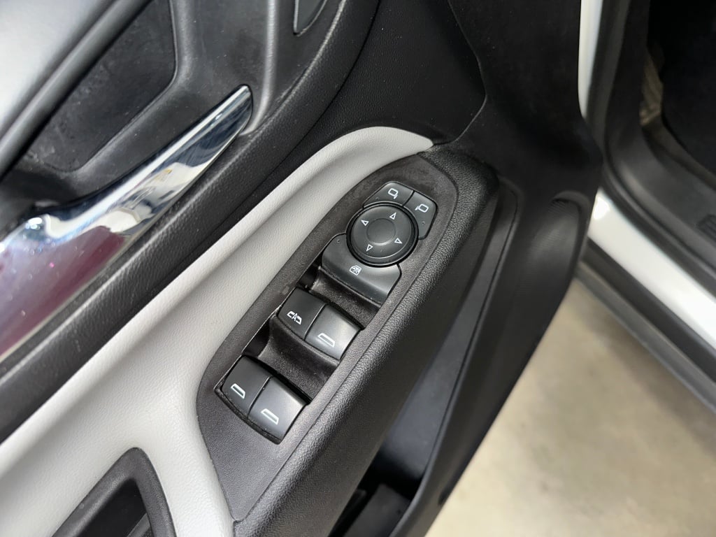 2020 Chevrolet Equinox LS photo 5