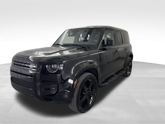 2026 Land Rover Defender V8's photo