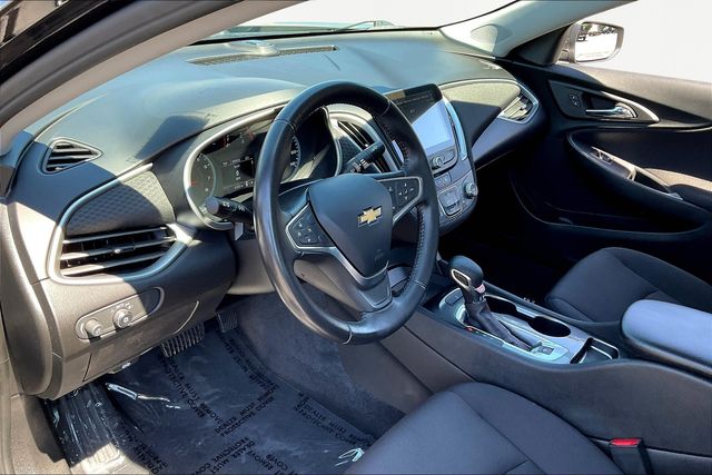 2022 Chevrolet Malibu RS photo 12