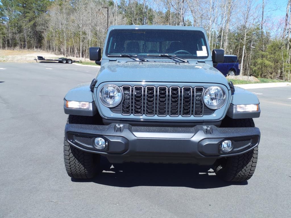 2025 Jeep Gladiator Sport photo 2