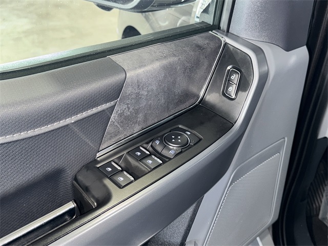 2024 Ford F-150 XLT photo 16