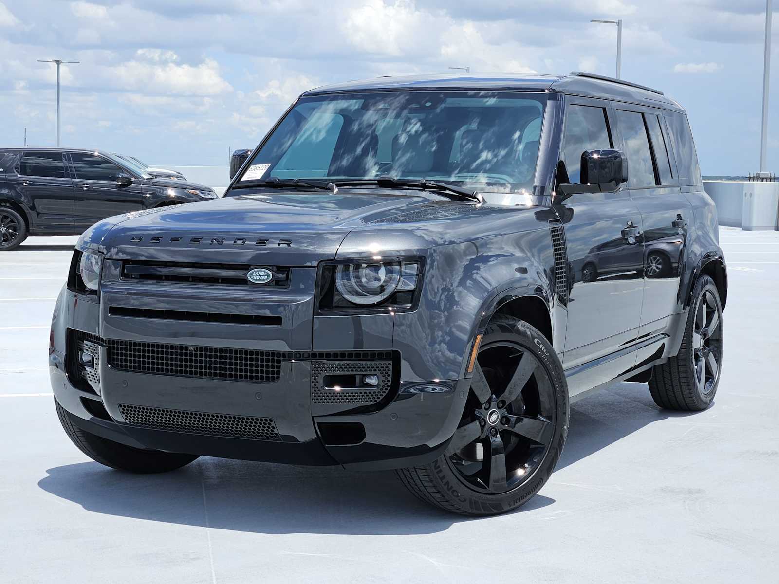 2025 Land Rover Defender X-Dynamic SE