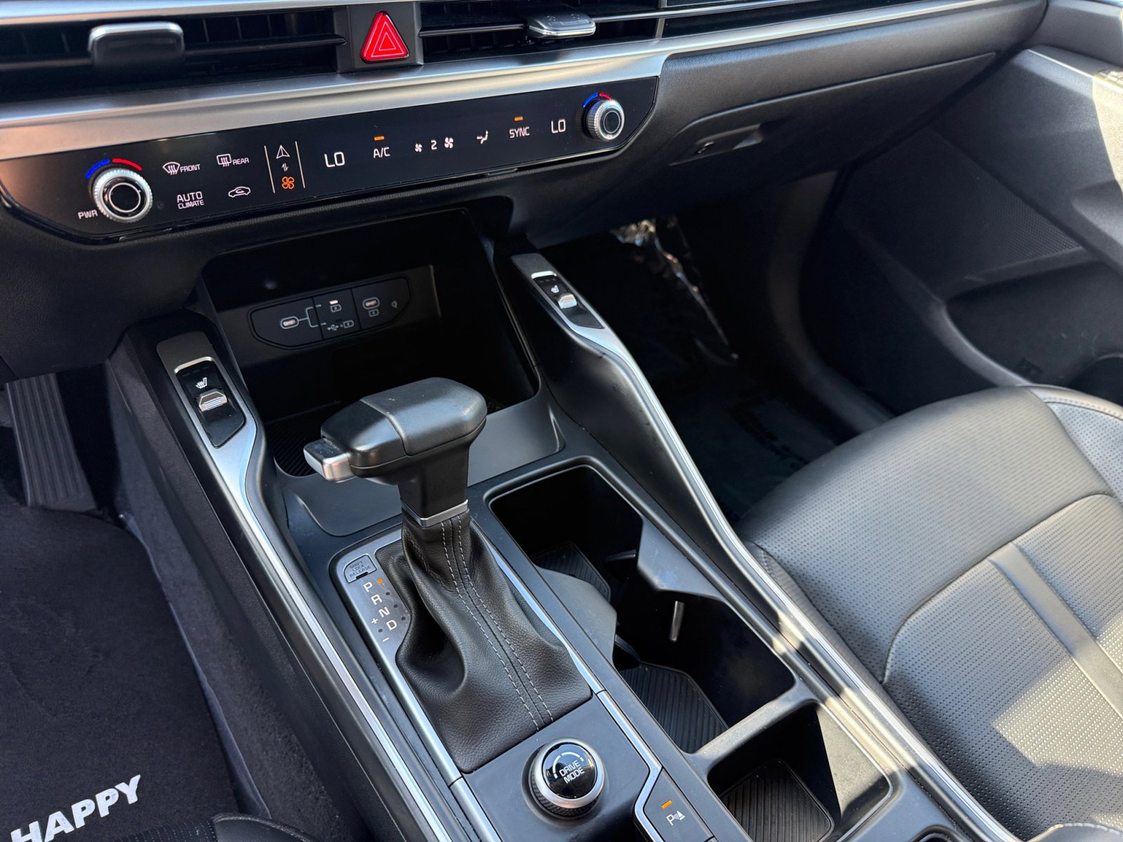 2024 Kia Sorento S photo 12