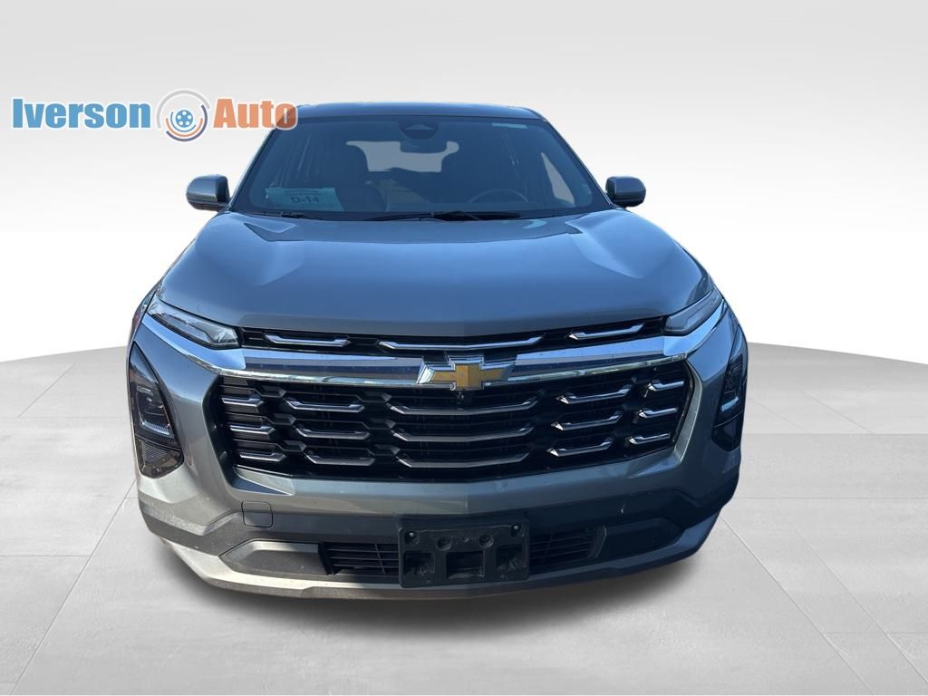 2025 Chevrolet Equinox LT photo 3