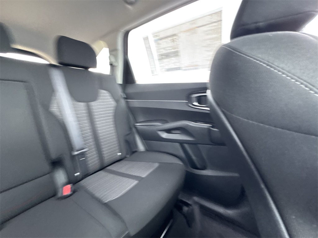 2025 Kia Sorento LX photo 14