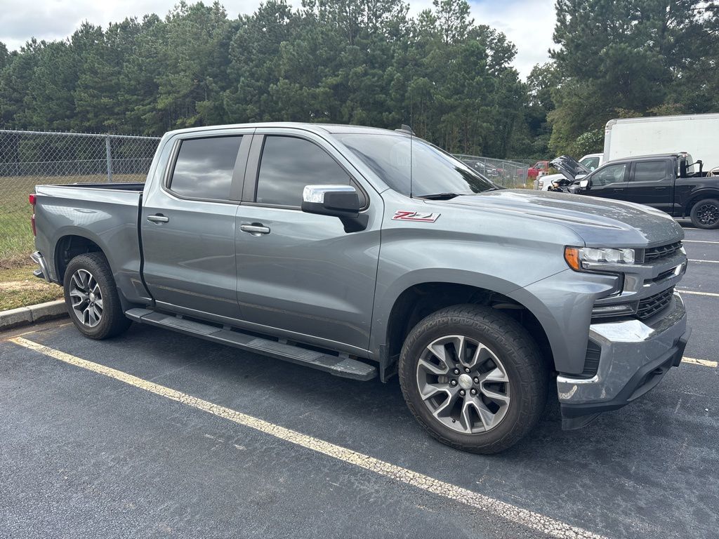 2020 Chevrolet Silverado 1500 LT photo 2