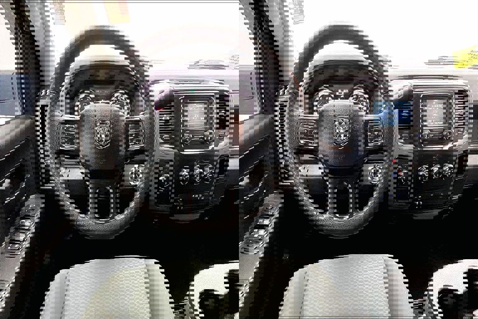 2017 Ram 3500 Tradesman photo 4