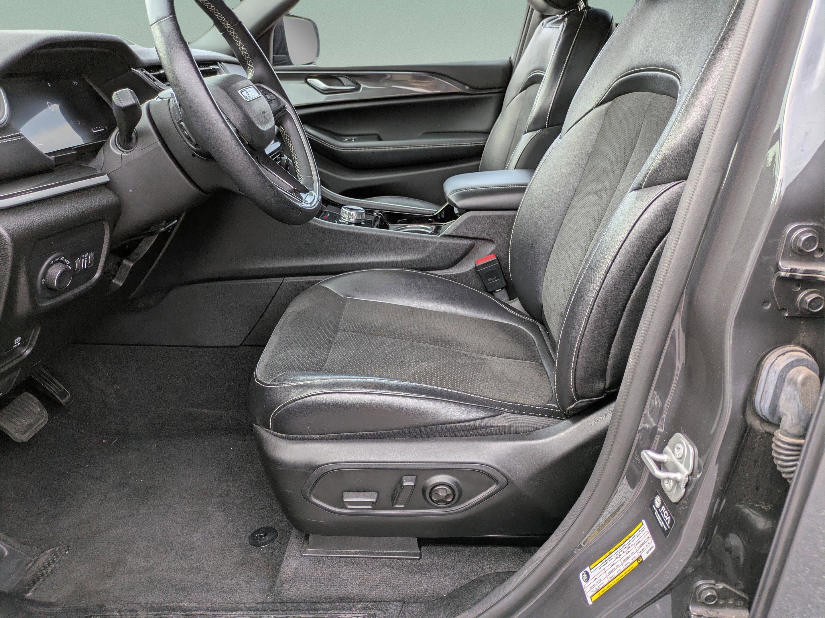 2022 Jeep Grand Cherokee Altitude photo 19
