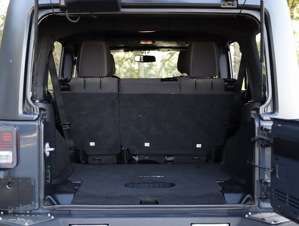 2016 Jeep Wrangler Unlimited Rubicon photo 24