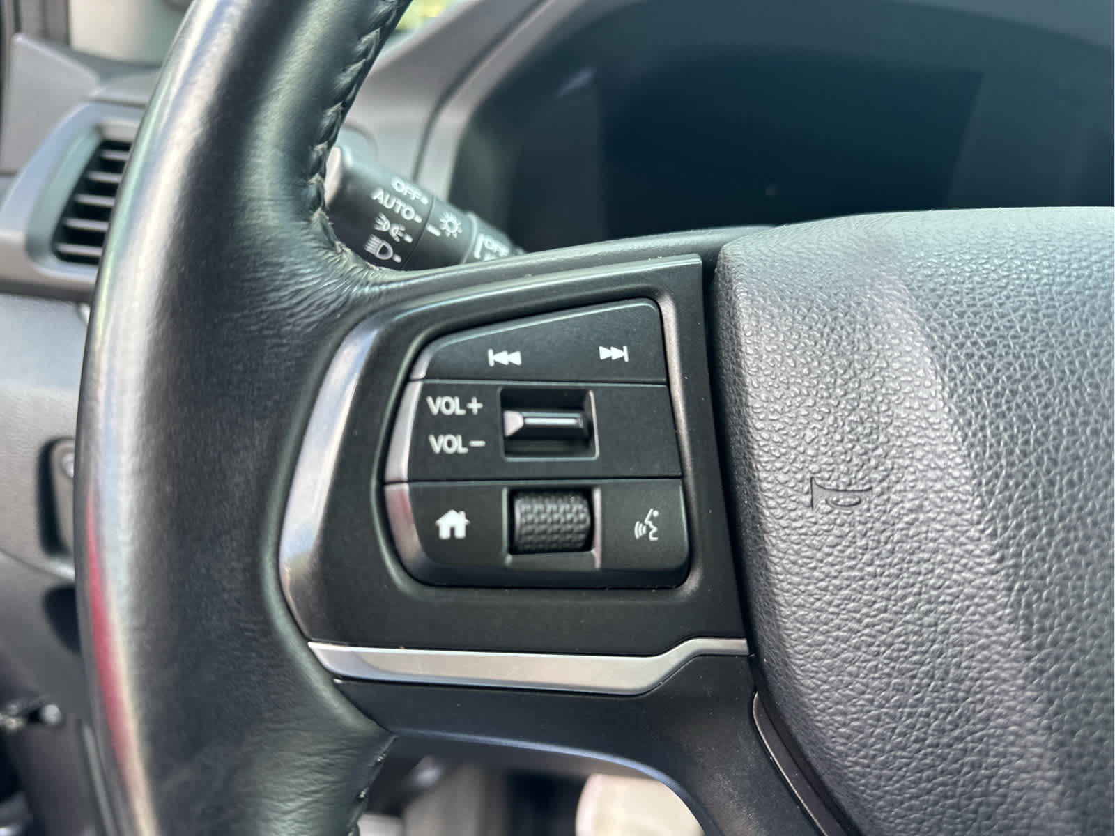 2024 Honda Ridgeline RTL photo 10