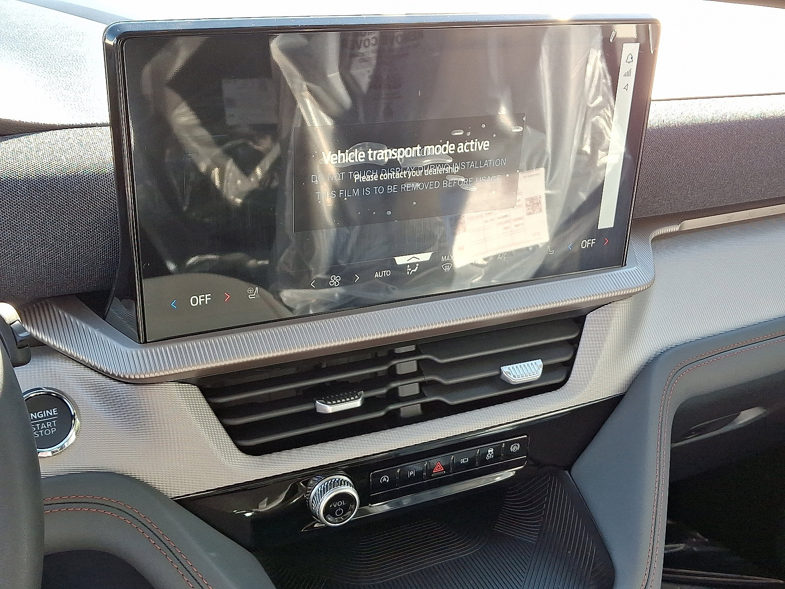 2025 Ford Explorer photo 3